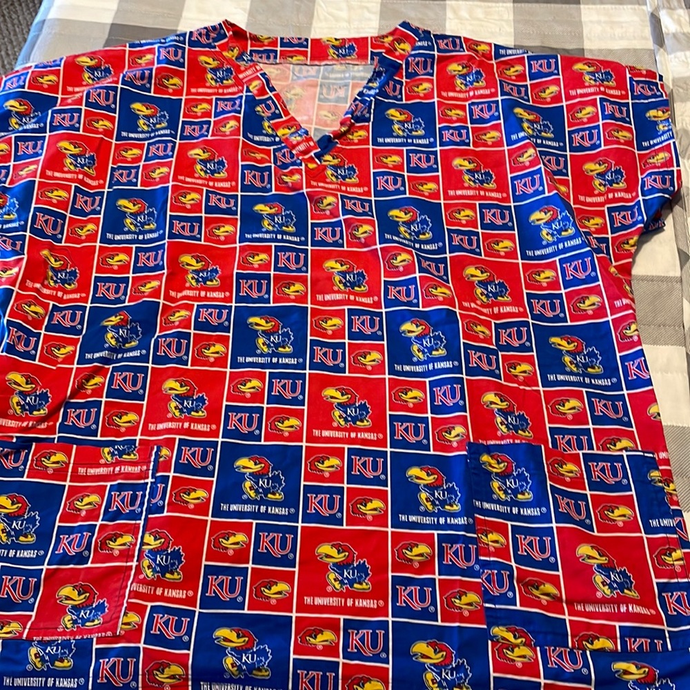 KU unisex scrub top